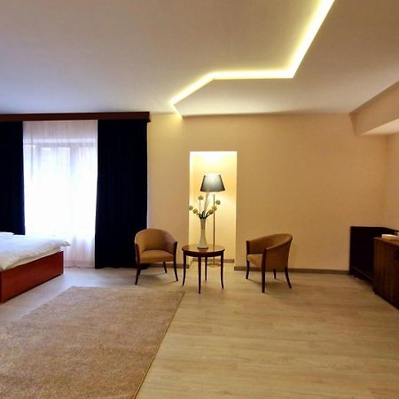 Ararat Hotel Γιερεβάν Εξωτερικό φωτογραφία