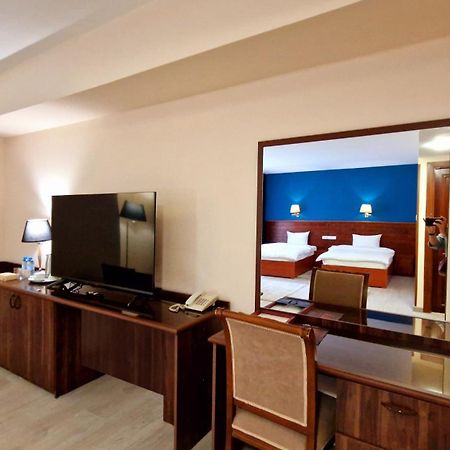 Ararat Hotel Γιερεβάν Εξωτερικό φωτογραφία