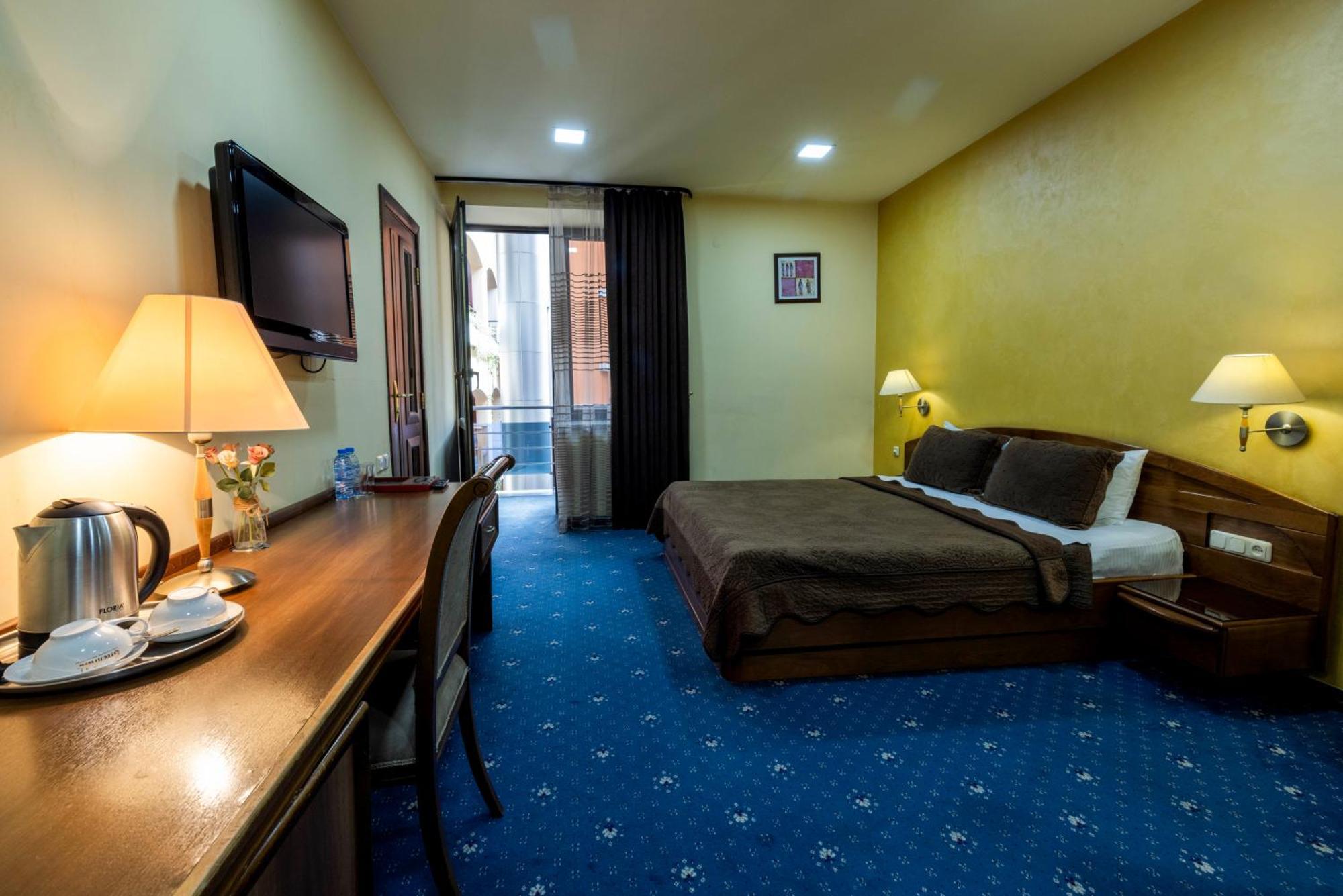 Ararat Hotel Γιερεβάν Εξωτερικό φωτογραφία