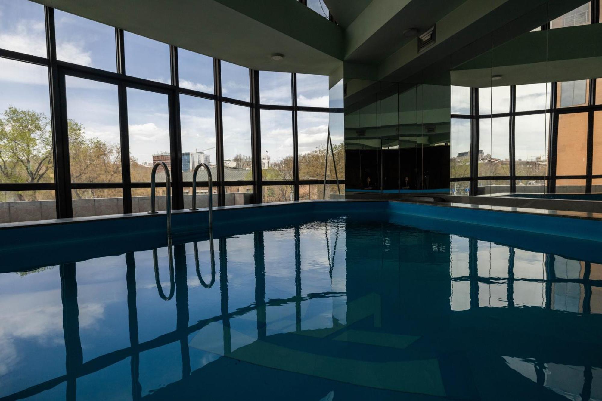 Ararat Hotel Γιερεβάν Εξωτερικό φωτογραφία