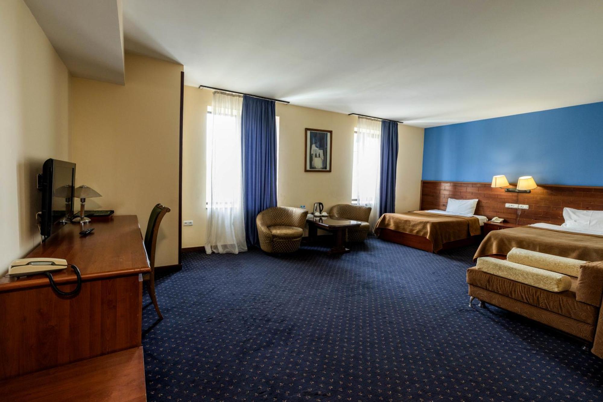 Ararat Hotel Γιερεβάν Εξωτερικό φωτογραφία