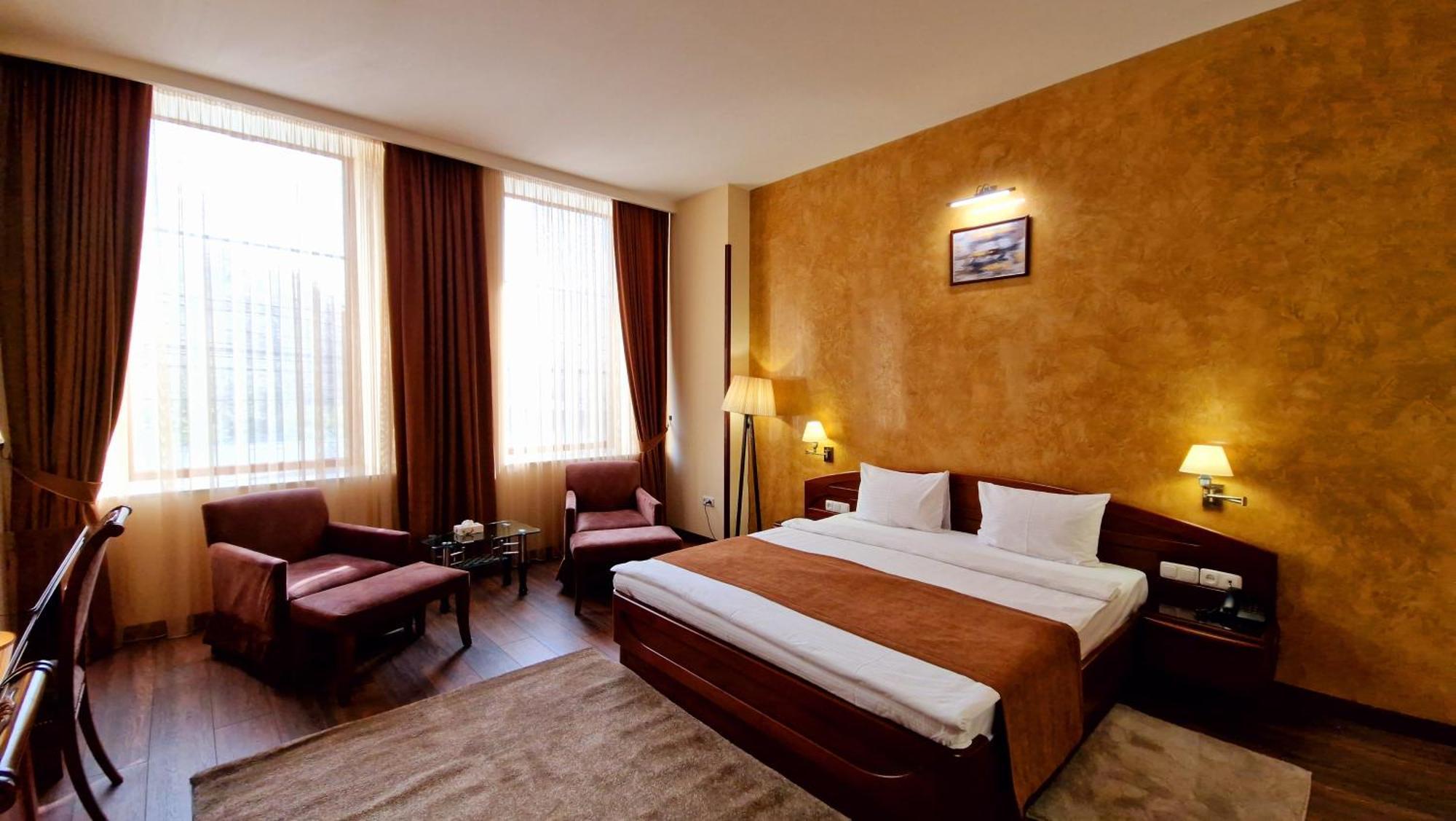 Ararat Hotel Γιερεβάν Εξωτερικό φωτογραφία