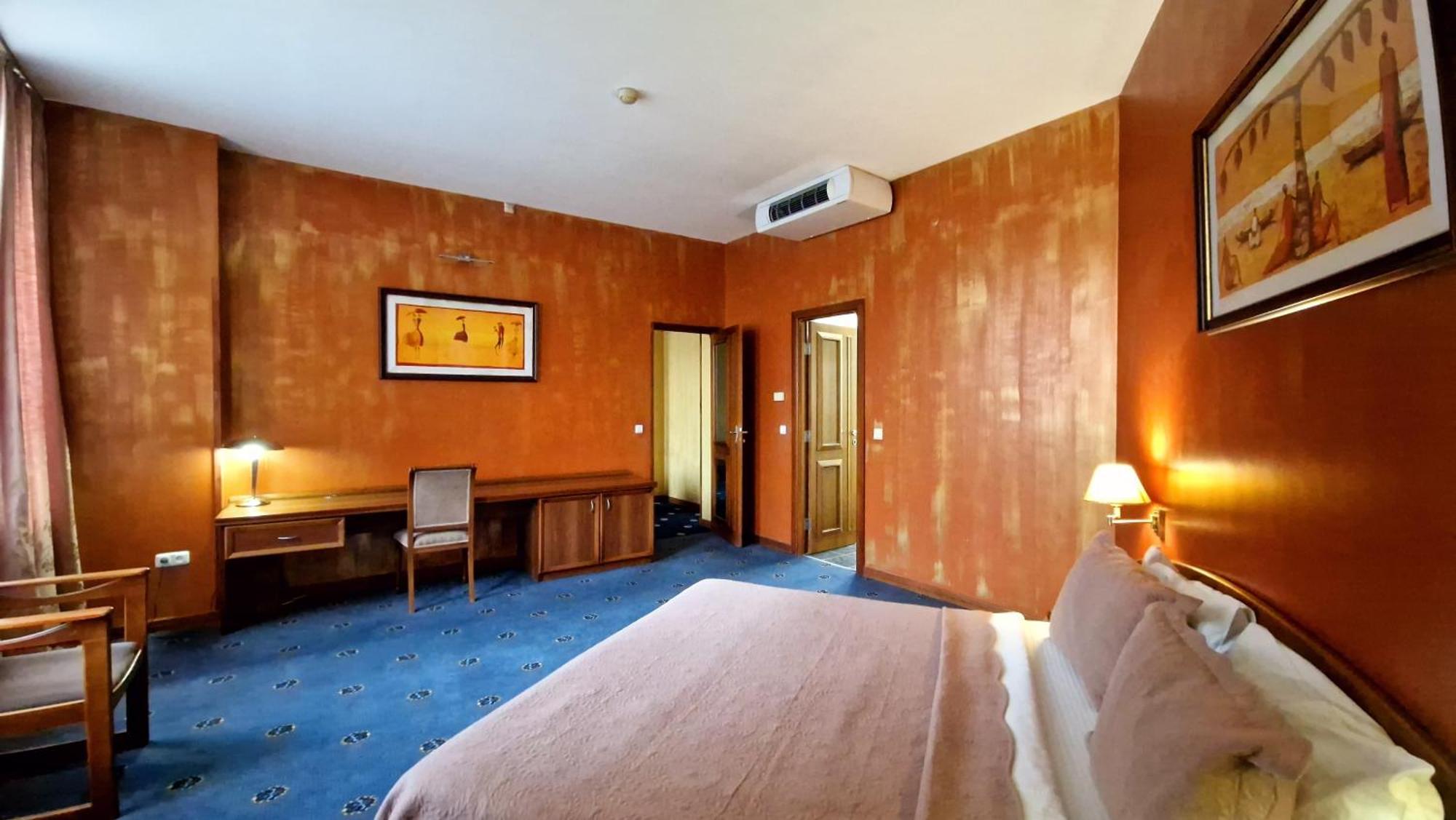 Ararat Hotel Γιερεβάν Εξωτερικό φωτογραφία