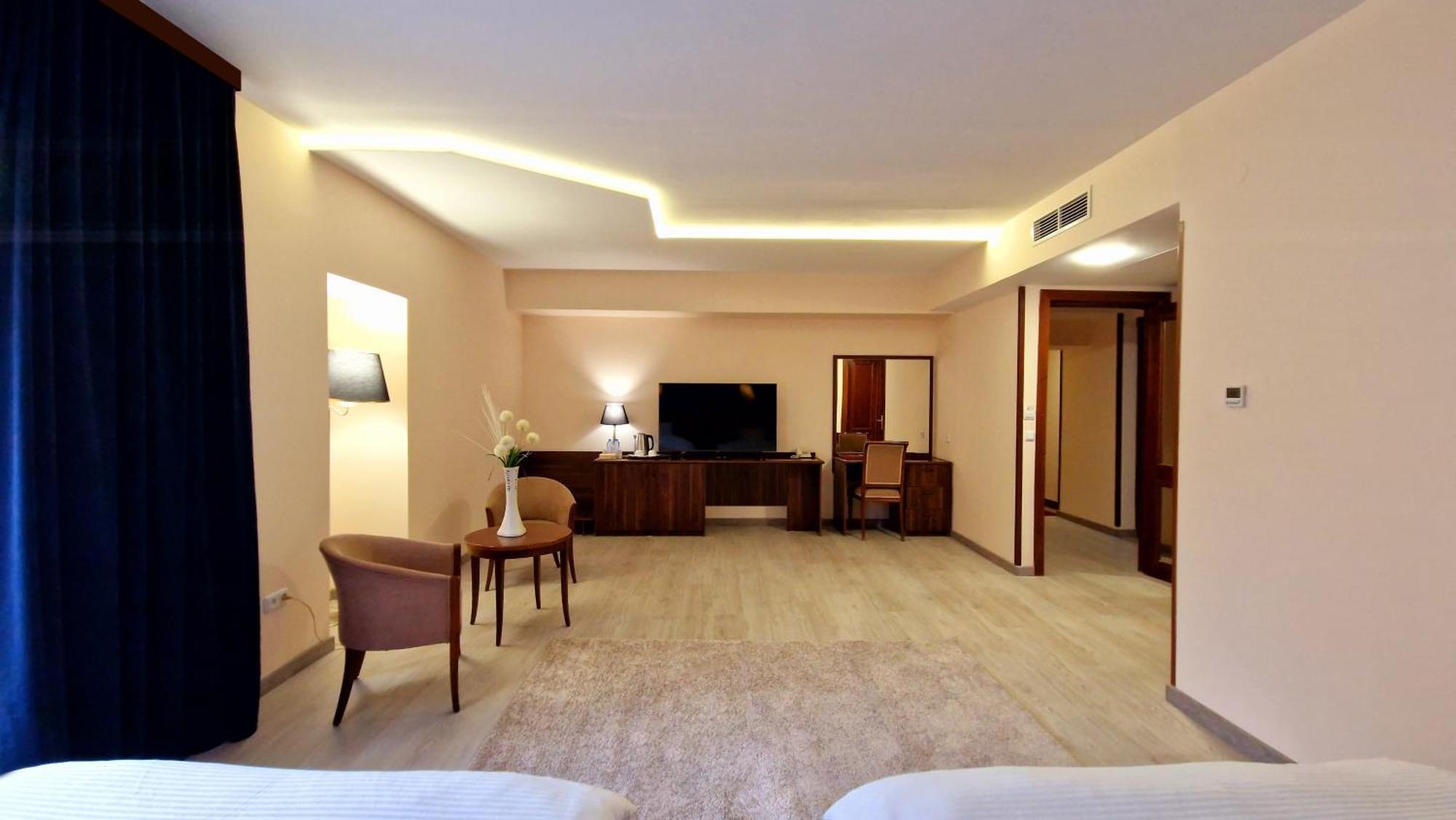 Ararat Hotel Γιερεβάν Εξωτερικό φωτογραφία