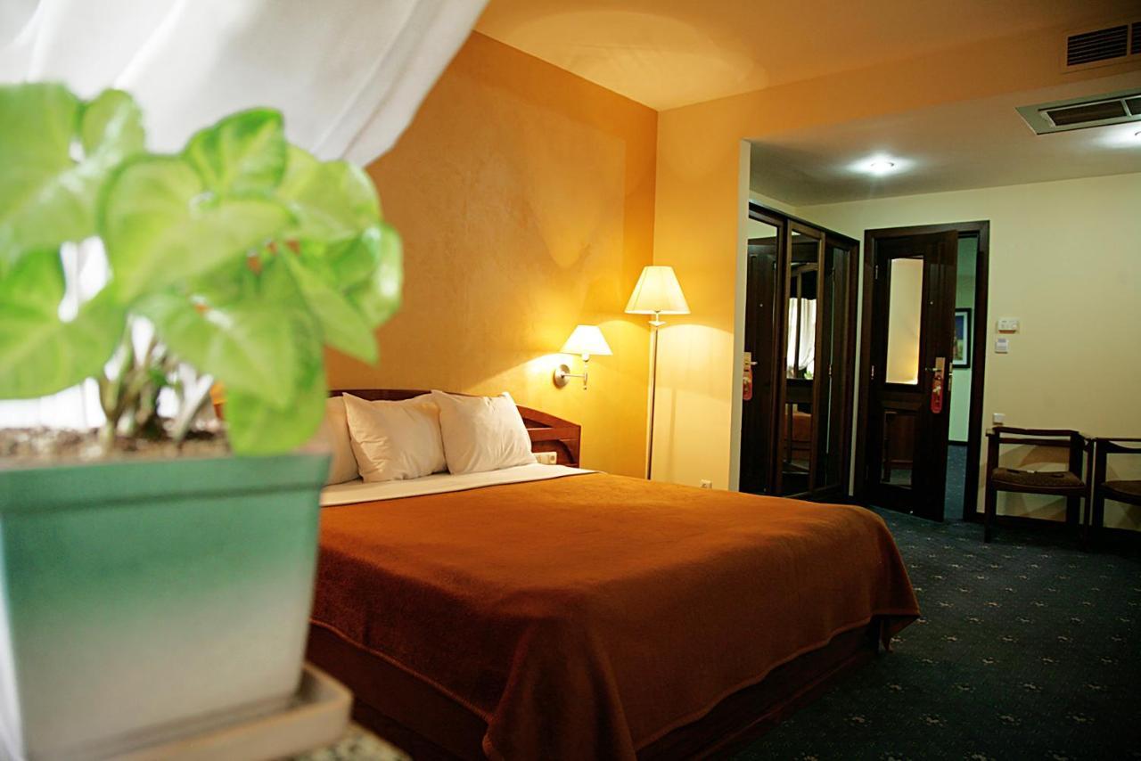 Ararat Hotel Γιερεβάν Εξωτερικό φωτογραφία