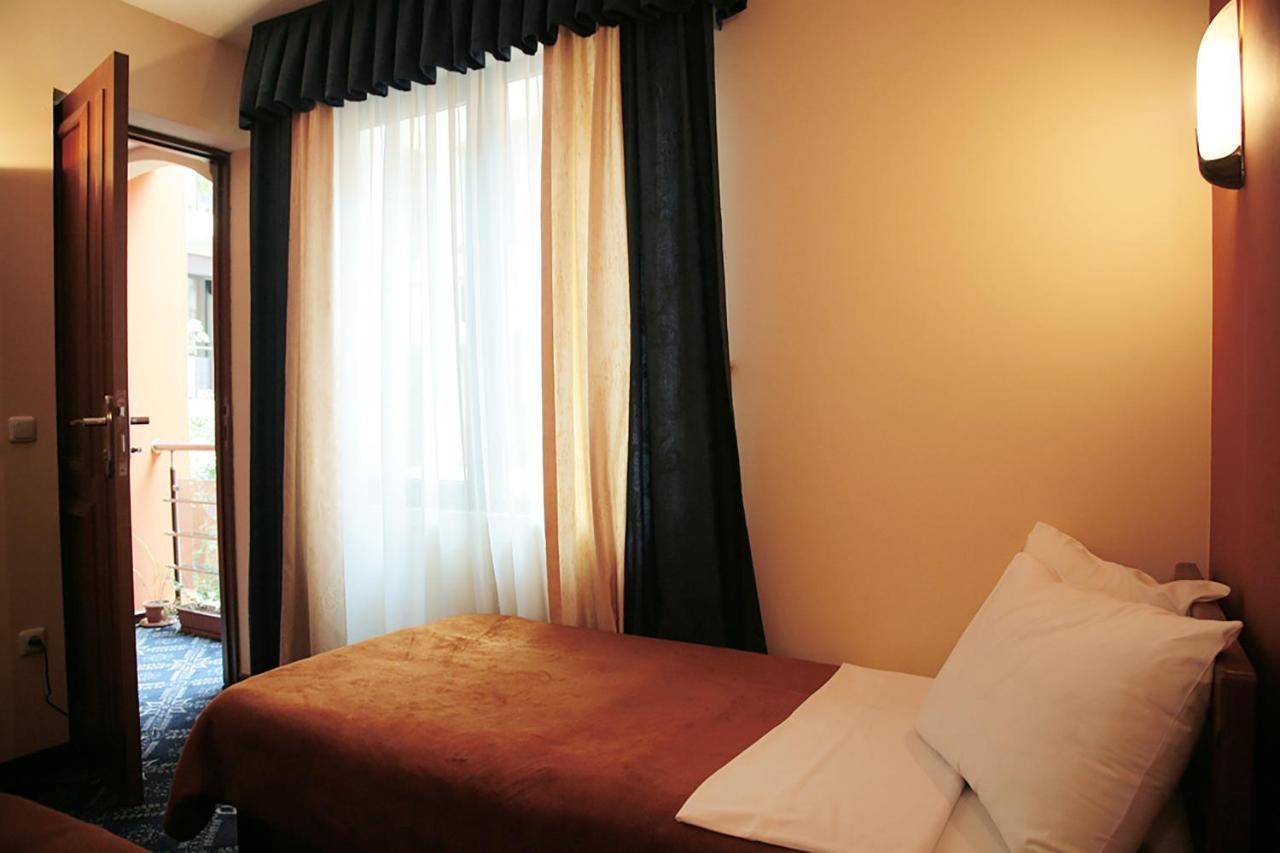 Ararat Hotel Γιερεβάν Εξωτερικό φωτογραφία