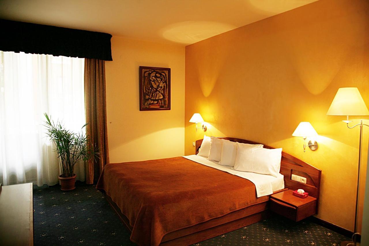 Ararat Hotel Γιερεβάν Εξωτερικό φωτογραφία
